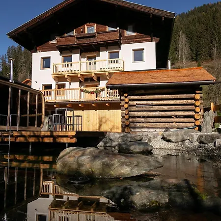 Holiday home Bauenhaus With Swimming Pond And Hot Tub