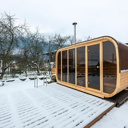 펜션 In Bramberg With Natural Pond *