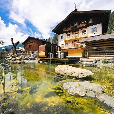 펜션 In Bramberg With Natural Pond *