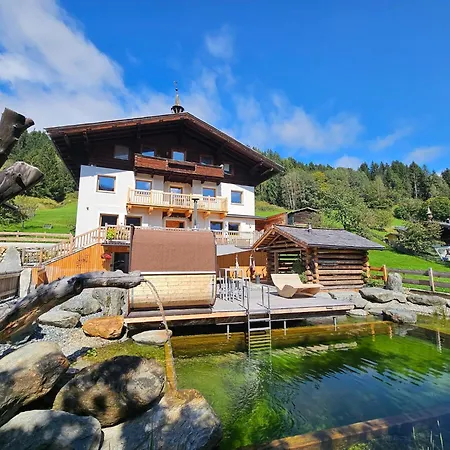 펜션 In Bramberg With Natural Pond *