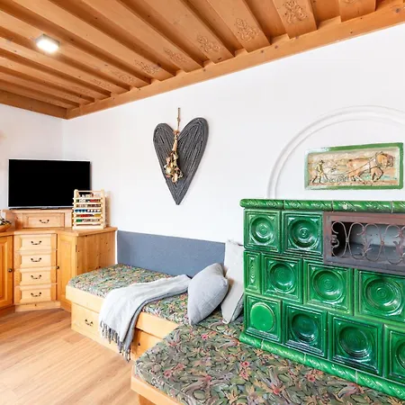 In Bramberg With Natural Pond 펜션 Dorf (Salzburg)