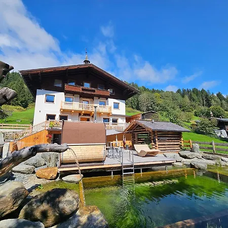 In Bramberg With Natural Pond 펜션