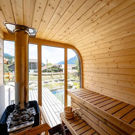 펜션 In Bramberg With Natural Pond