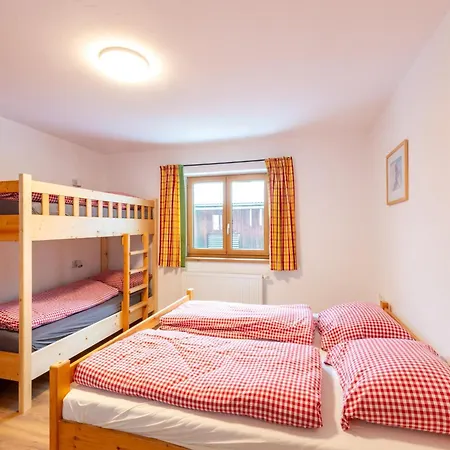 In Bramberg With Natural Pond 펜션 Dorf (Salzburg)